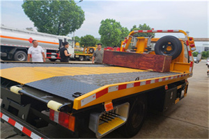 新津附近拖车电话号码服务